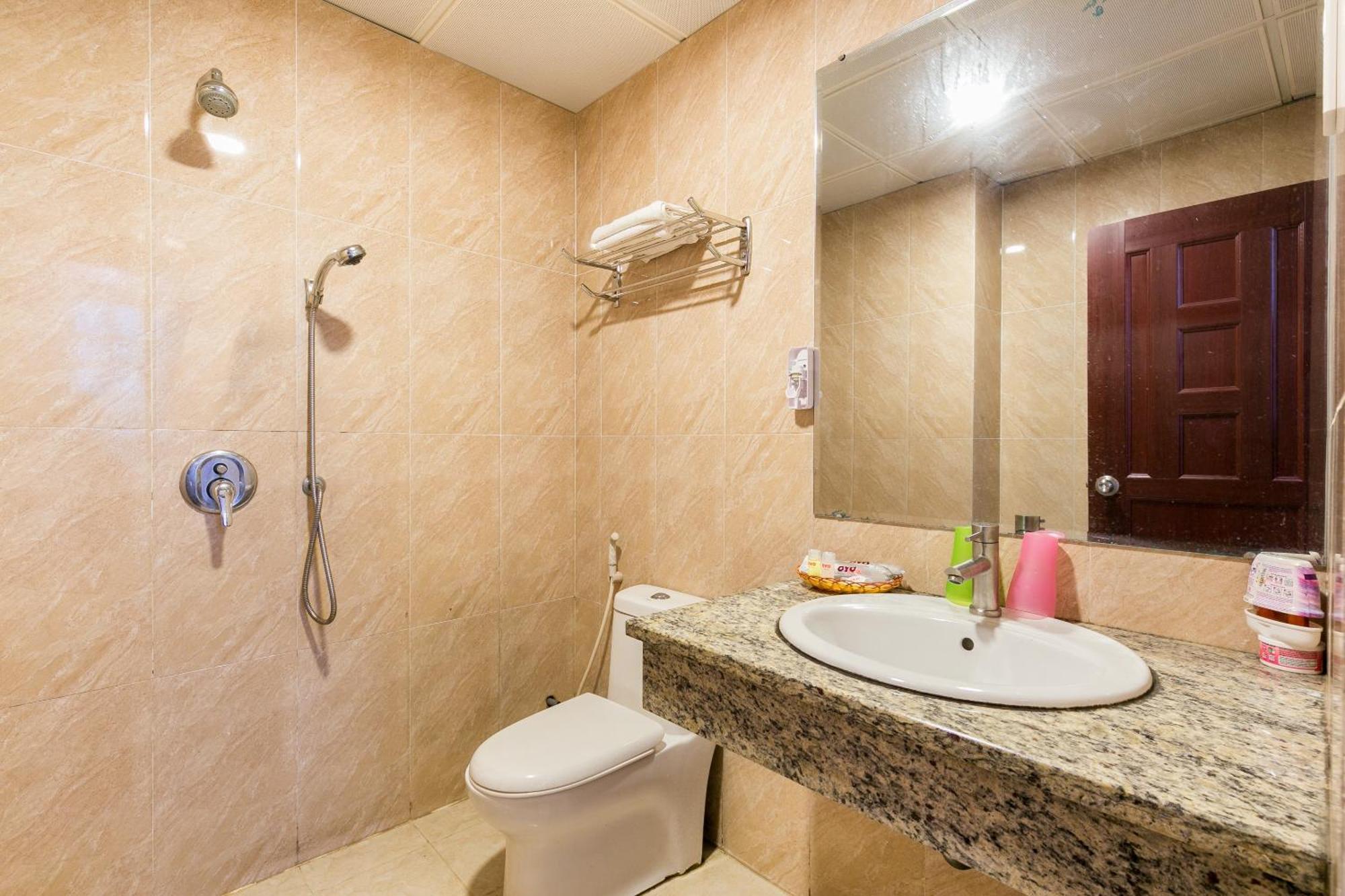 Oyo 373 Habana Hotel Ho Chi Minh City Exterior photo